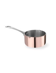 Small sauce pan with spout